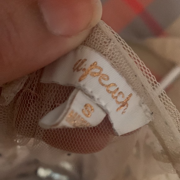 Orchre colored sheer top with pearls Small - Picture 4 of 6